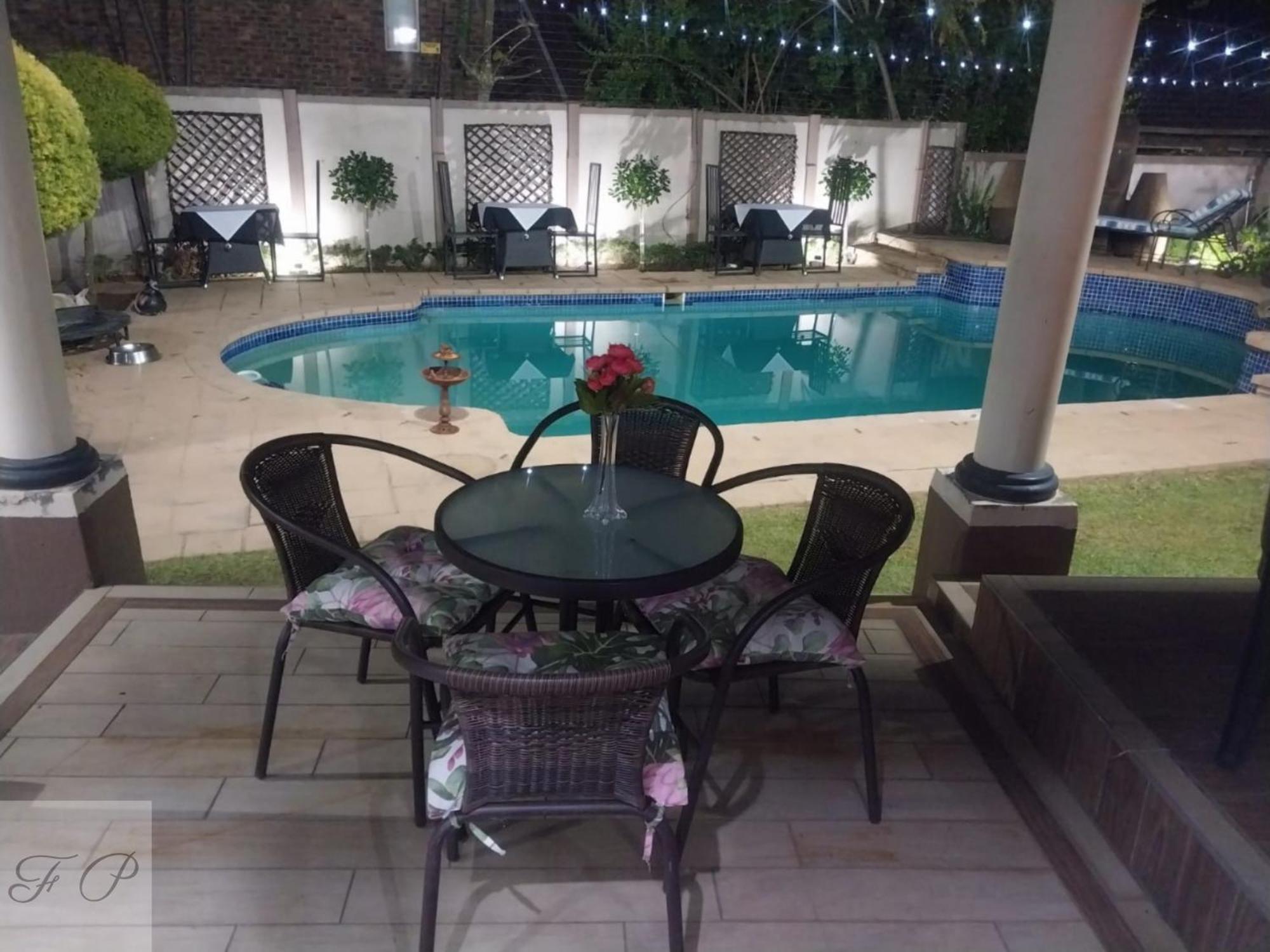 The Giraffe Room At Frederick'S Place Pretoria-Noord Εξωτερικό φωτογραφία