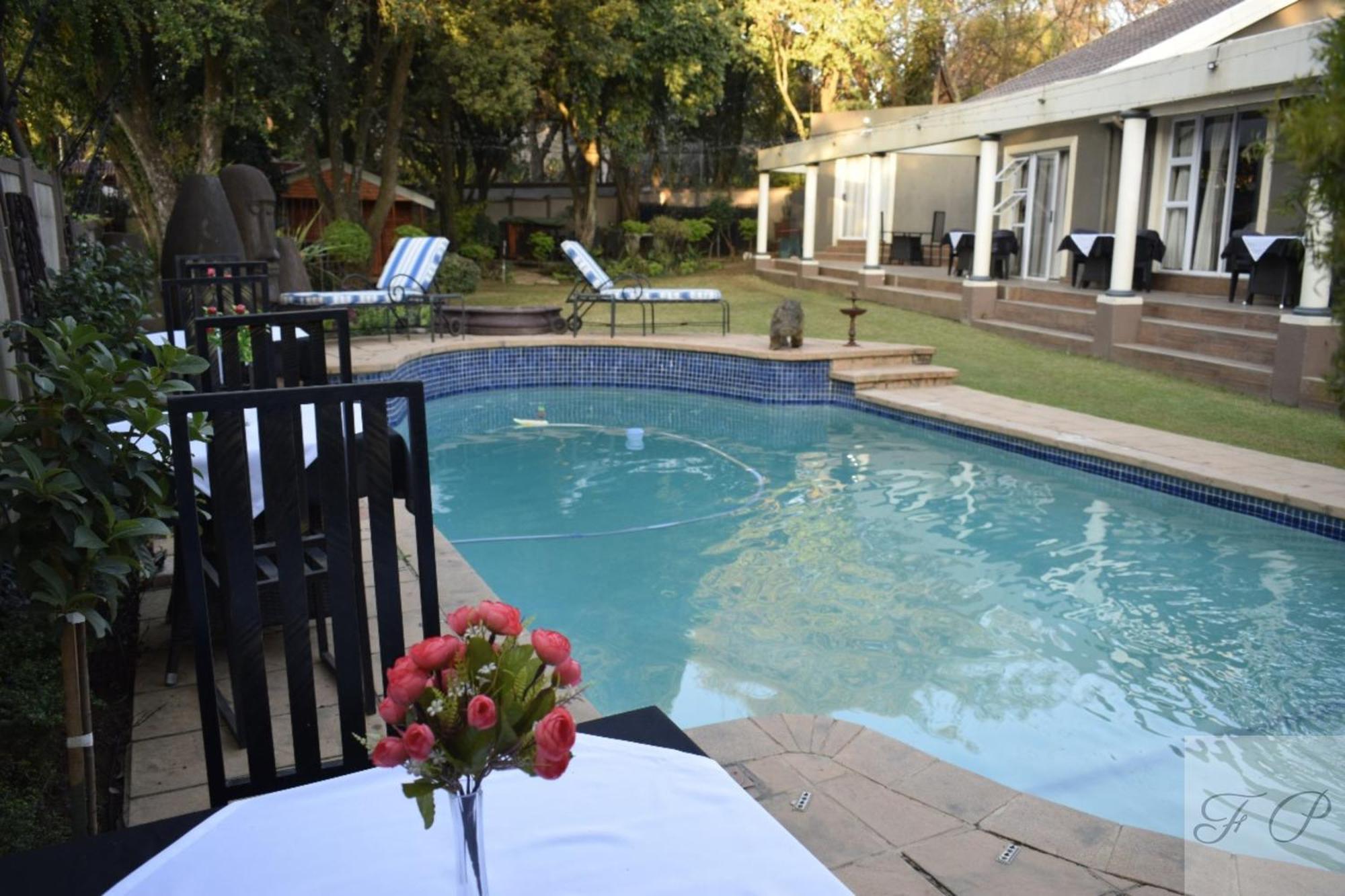 The Giraffe Room At Frederick'S Place Pretoria-Noord Εξωτερικό φωτογραφία