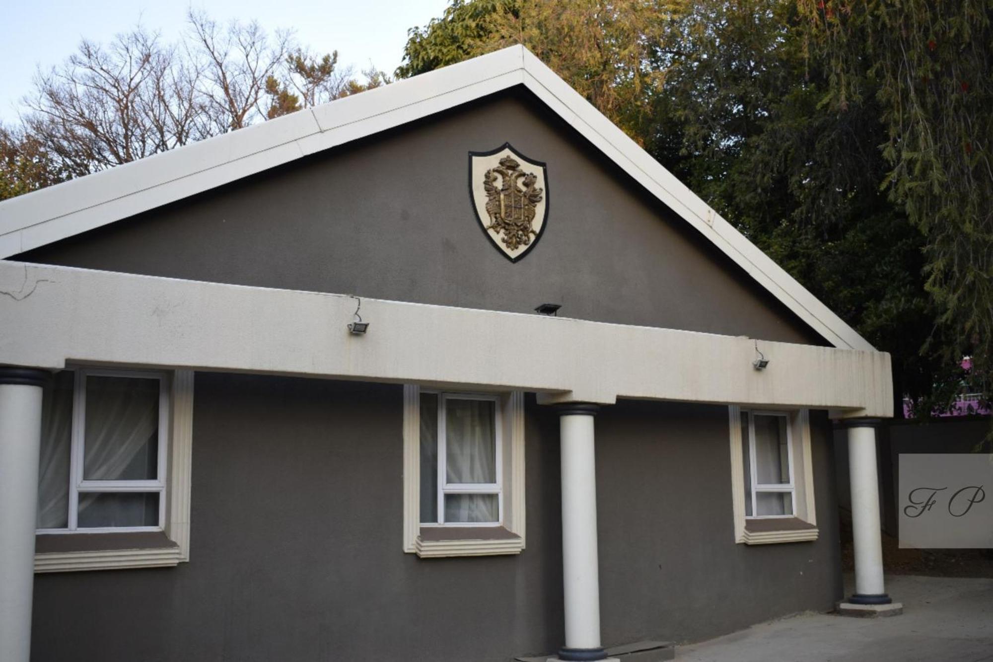 The Giraffe Room At Frederick'S Place Pretoria-Noord Εξωτερικό φωτογραφία